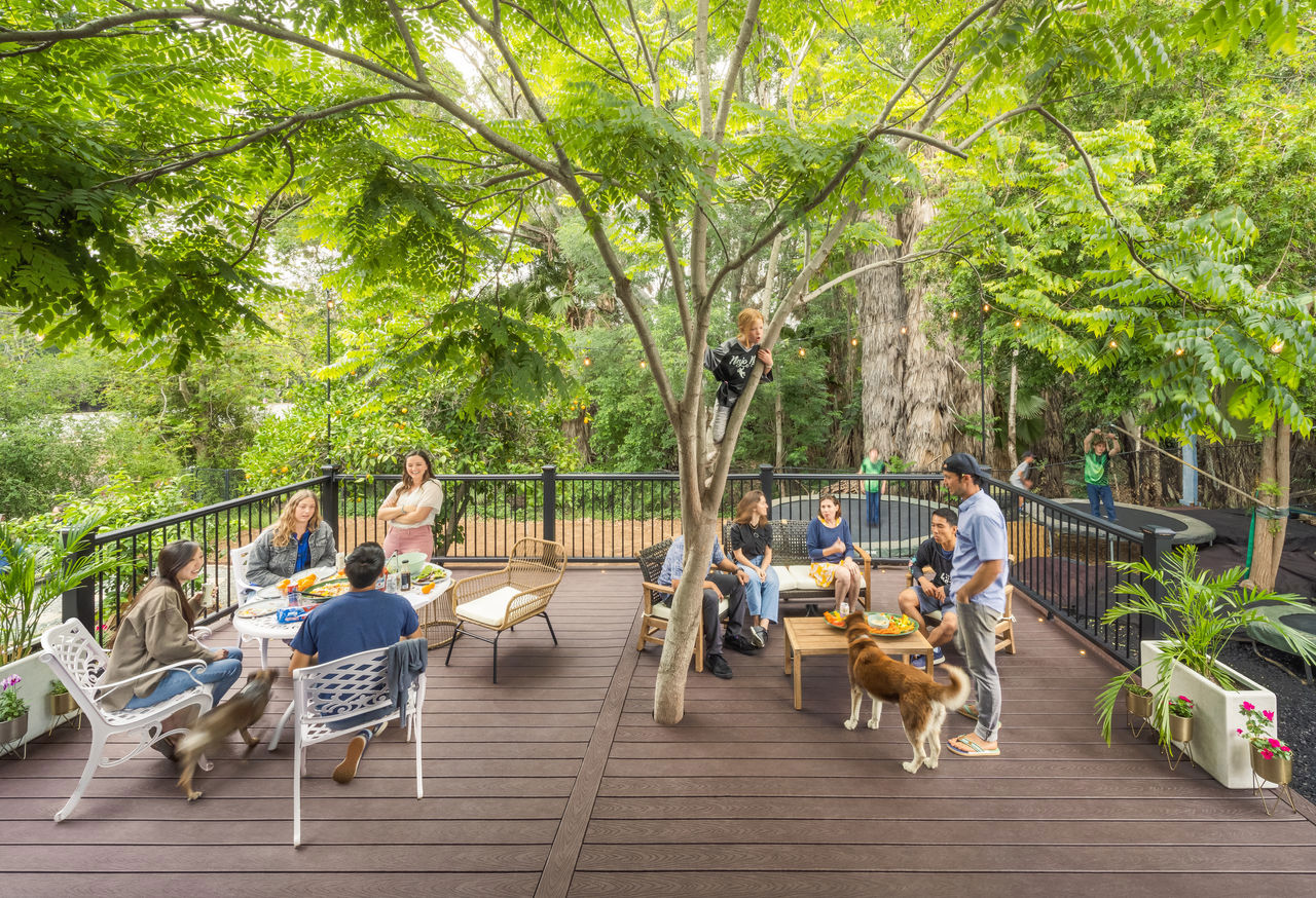 Sel Alex Nye 022 Wb Trn Railing Cb Lighting Fascia Trexmoments Social Contest Winner Gathering Friends Climbing Tree 1280X1280