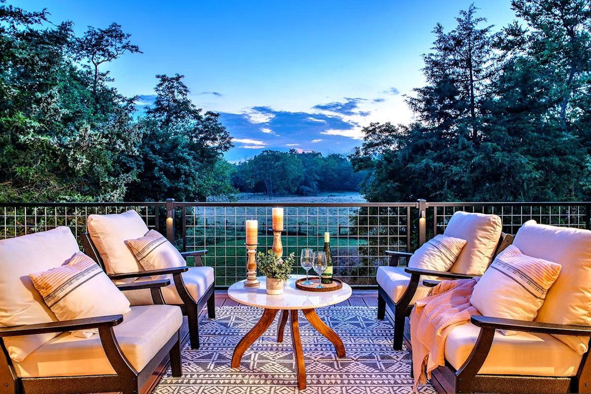 Pattio Showing Hog Wire Deck Railings