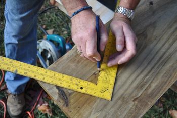 Max Rise 7-3/4"  Min Run 10"