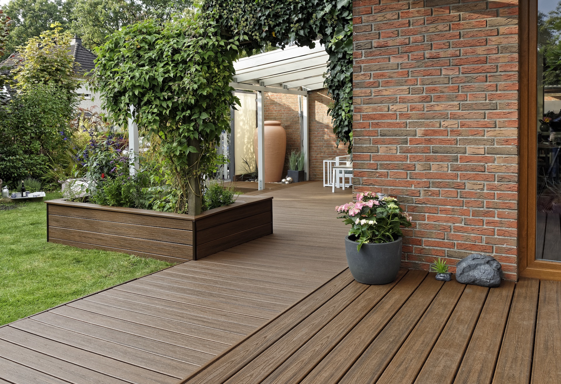 Enh Wardensville 40 Cb Enh Railing Bk Cocktail Pool Grill Yard