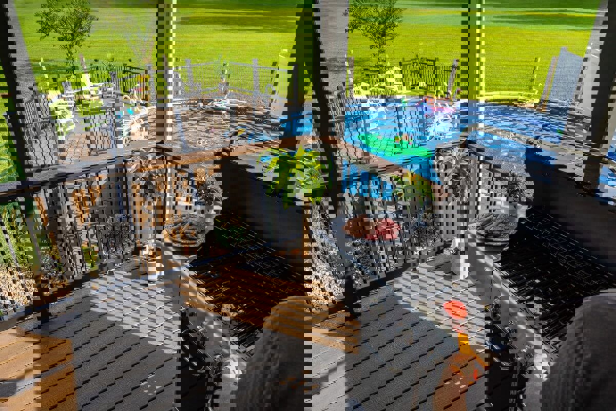 Enh Wardensville 40 Cb Enh Railing Bk Cocktail Pool Grill Yard