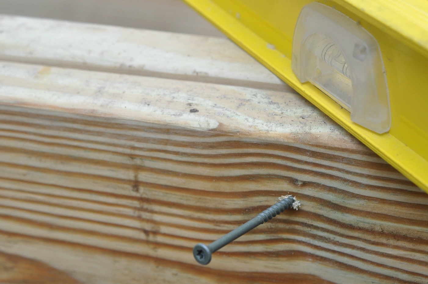 Laying Deck Boards Image@2X